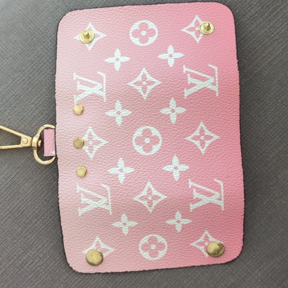 LV key chain - Picture 4 of 4